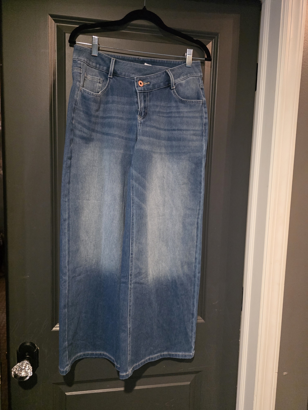 HALARA Midwash Blue High-Rise Wide-Leg Jeans with Asymmetrical Waist